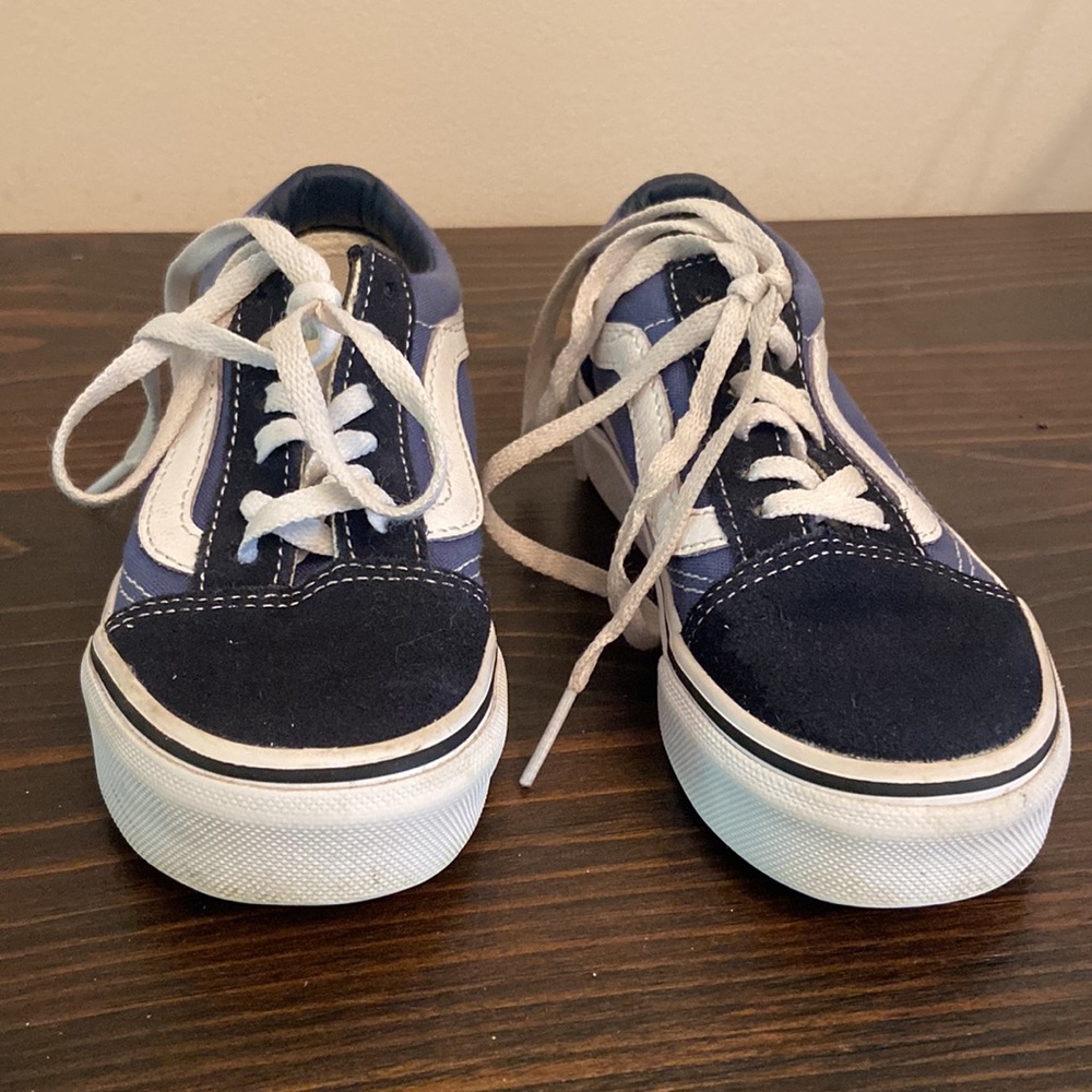 Vans - Picture 2 of 4